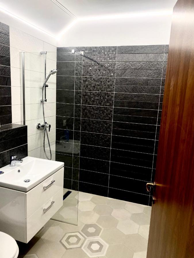 Bokorlak Apartment Odorheiu Secuiesc Bagian luar foto